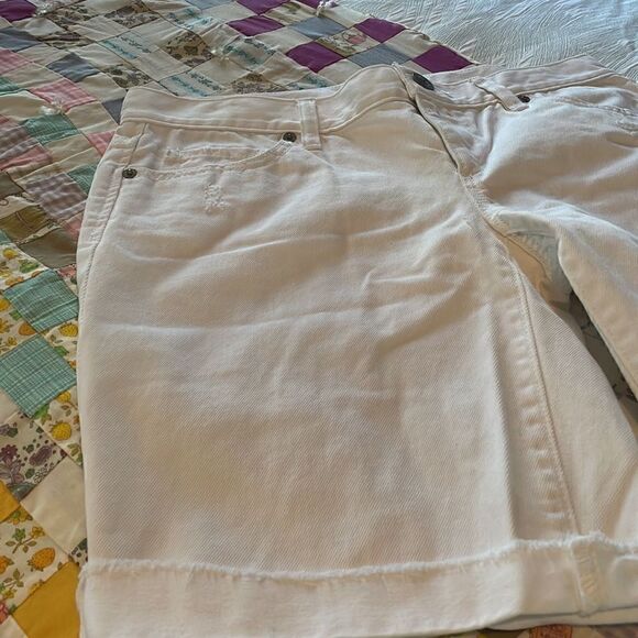 Loft Cut Off Frayed White Denim Roll Shorts Size 26/2 - NWOT - Picture 9 of 10